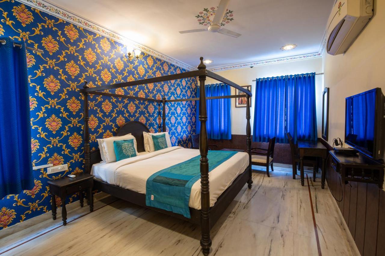 Hotel Royal Pratap Niwas Udaipur Exterior photo