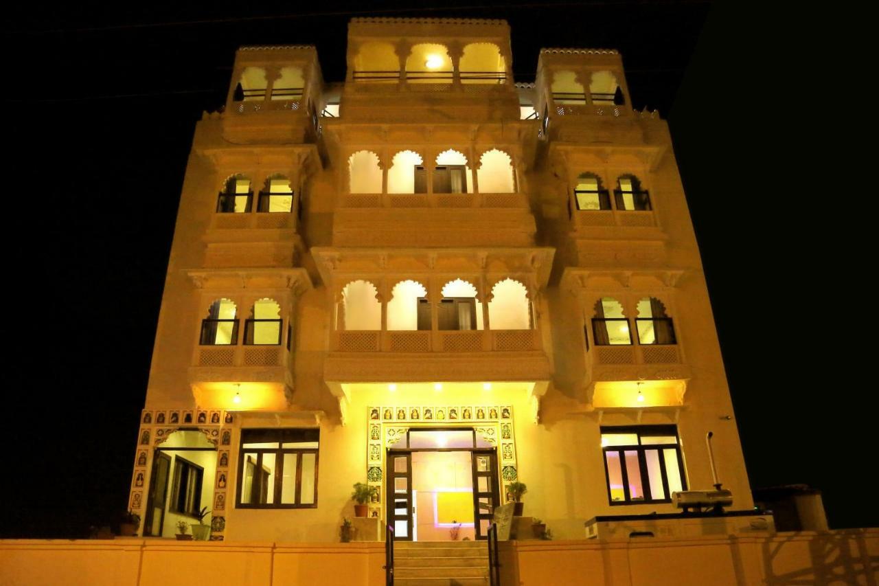 Hotel Royal Pratap Niwas Udaipur Exterior photo