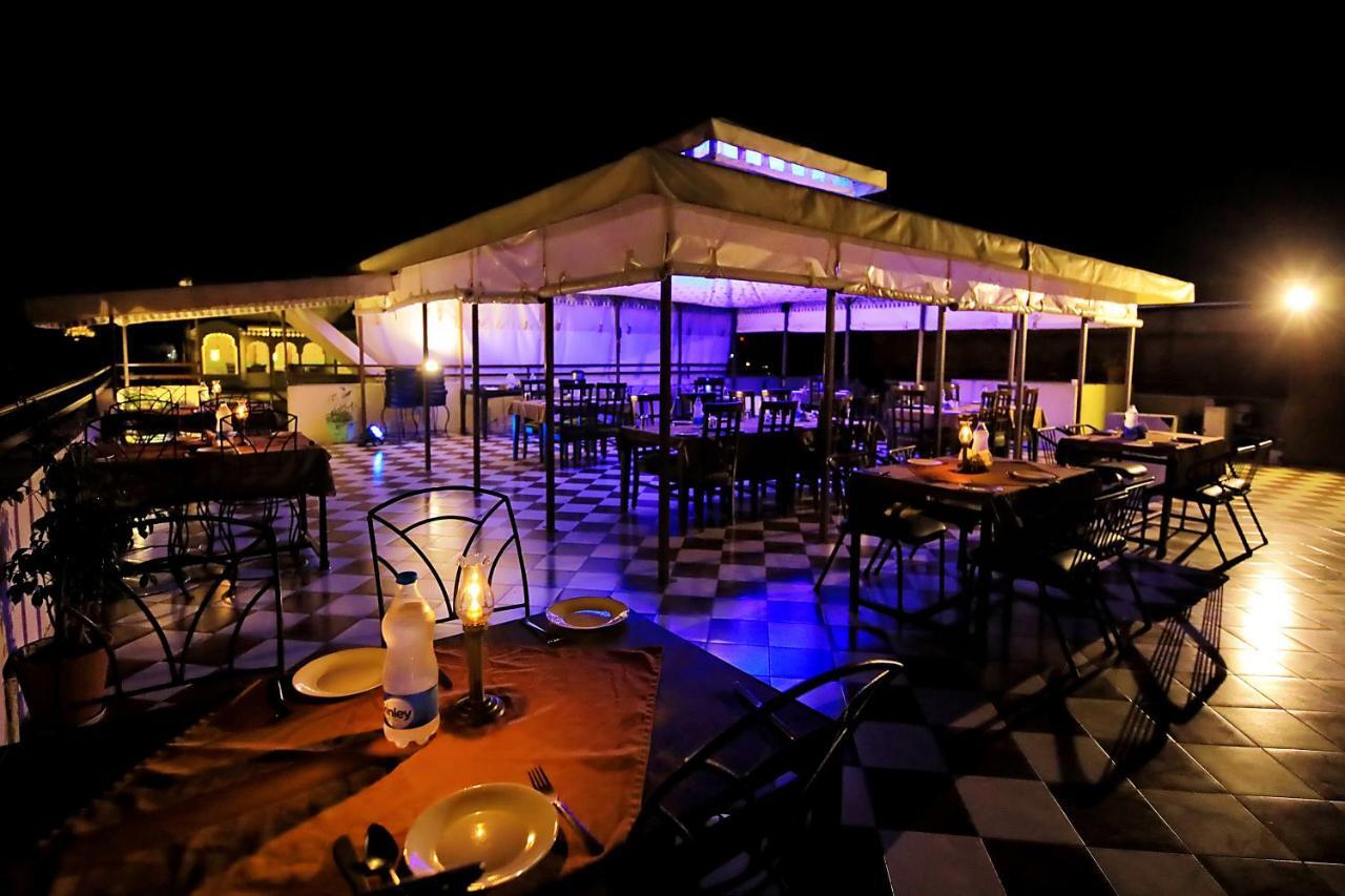Hotel Royal Pratap Niwas Udaipur Exterior photo